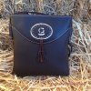 Bolso bandolera con obalo y borla ecuestre