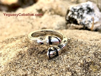 Anillos casco caballo TORNADO. Plata envejecida